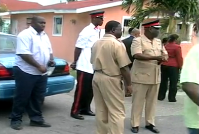 Police in Kemp Road-1