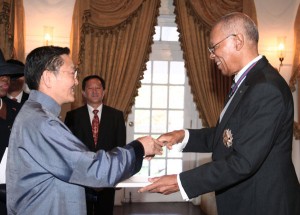 GG_New-Chinese-Ambassadot-May-26_-2011-----31501