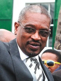 Dr_Hubert_Minnis_t670