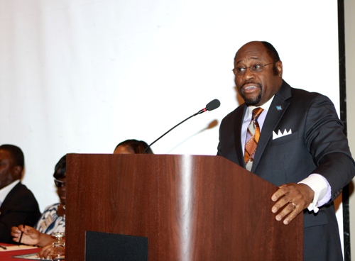 Dr_Munroe_at_AG_staff_ag0699