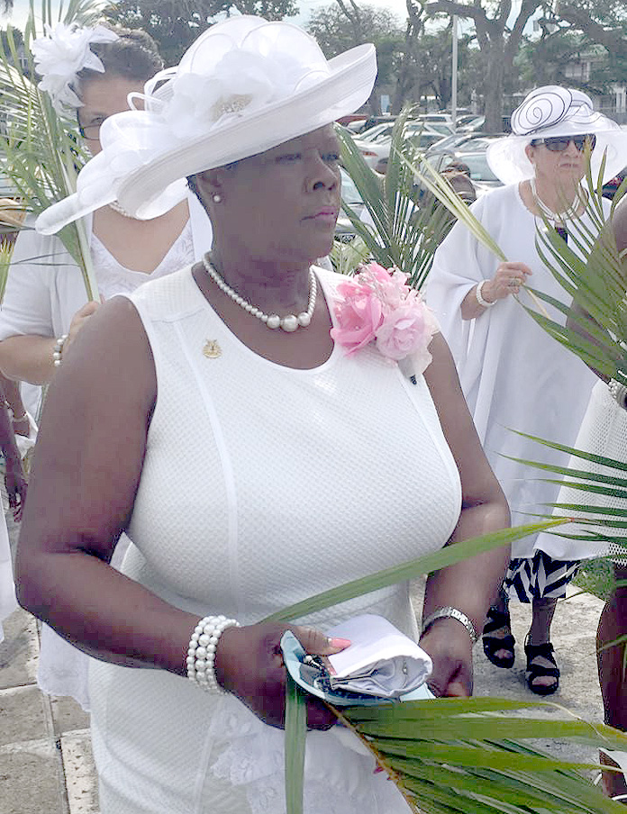 Donna Richardson-Smith dies during procession of Palm Sunday while worshipping.