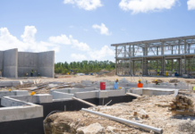 PM DAVIS and Minister visit the country’s first hybrid solar + LNG power plant at Wilson City Abaco…